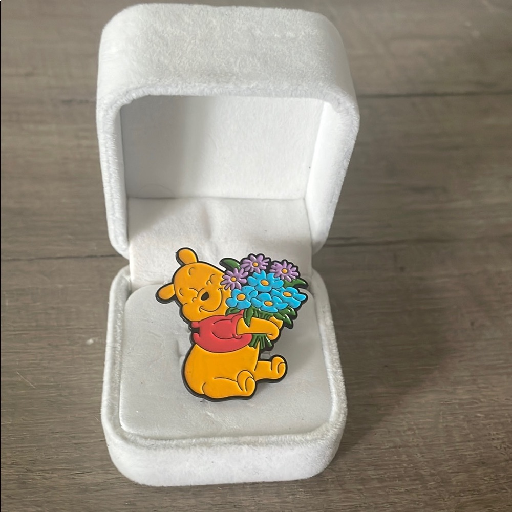 Disney! Winnie the Pooh Enamel Pin with Flowers